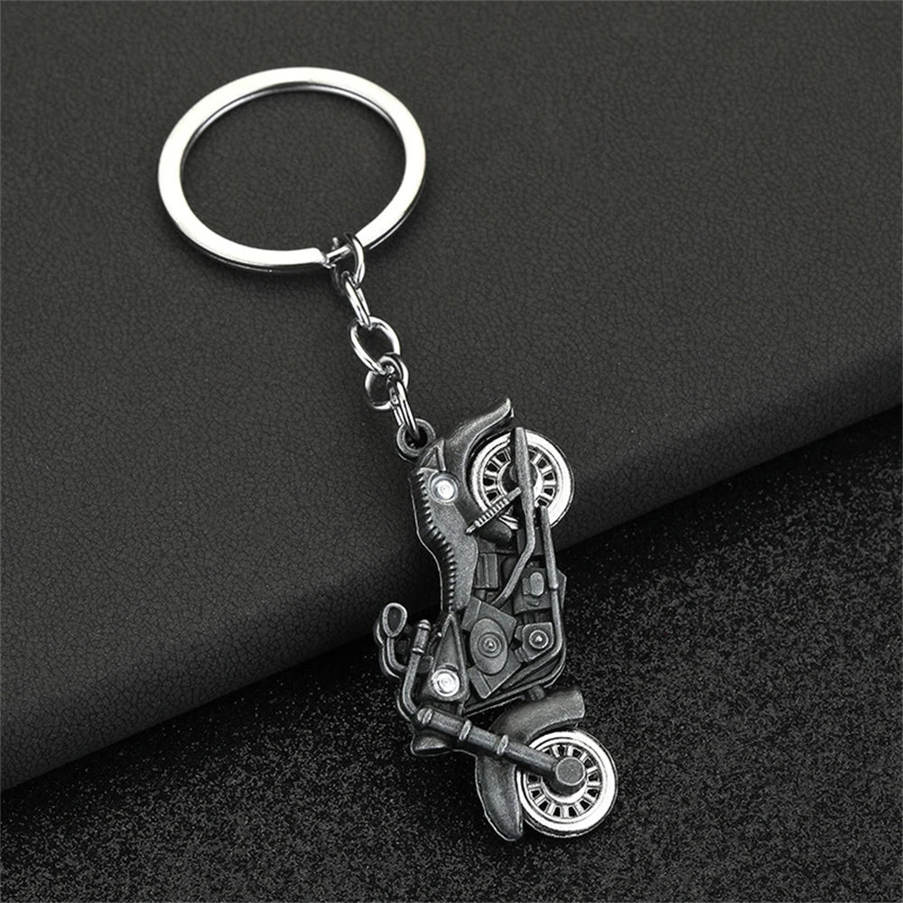 Creative Motorcycle keychain Retro Heavy Locomotive Metal Keyrings Fashion Car Key Fob Accessories For Men Cool Souvenir Gifts