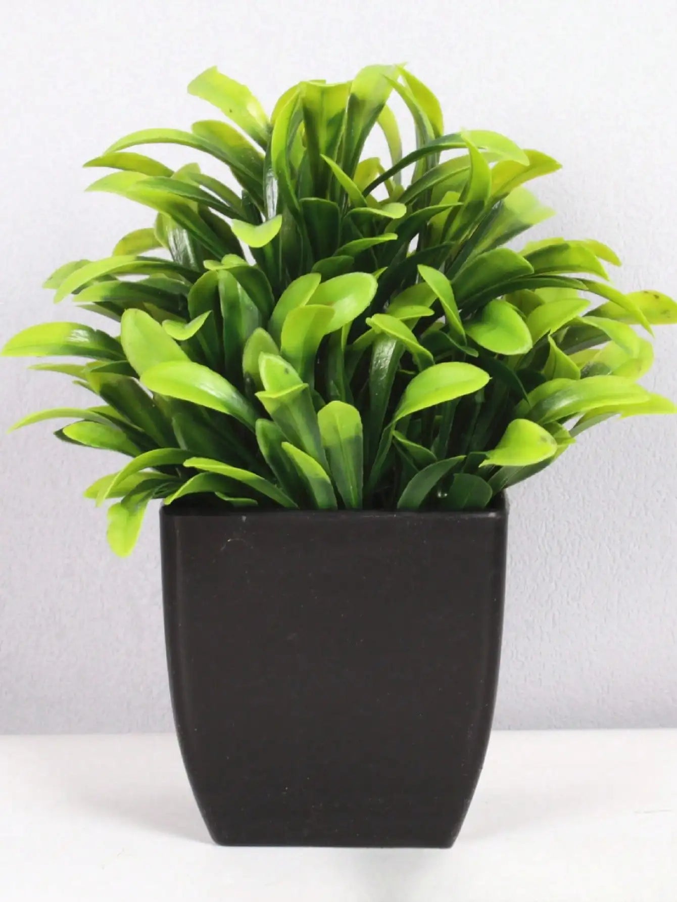 1pc Fake Plant Black Pot, Mini Artificial Eucalyptus Potted Plant for Indoor Home Office Farmhouse Bathroom Table Decorating