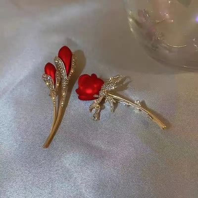 Red Rose Tulip Brooch Pins Ladies Fashion Light Luxury Flower Pin Nice Design Brooches Elegant Dress Suit Badge Accessories